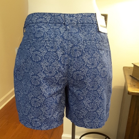 Old Navy Blue Pattern Shorts - Picture 3 of 5